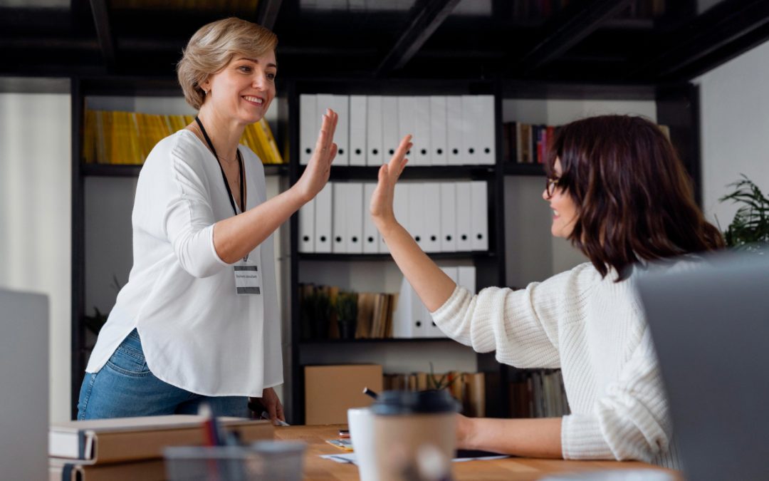 ¿Qué es el feedback? Aprende a implementarlo con ejemplos